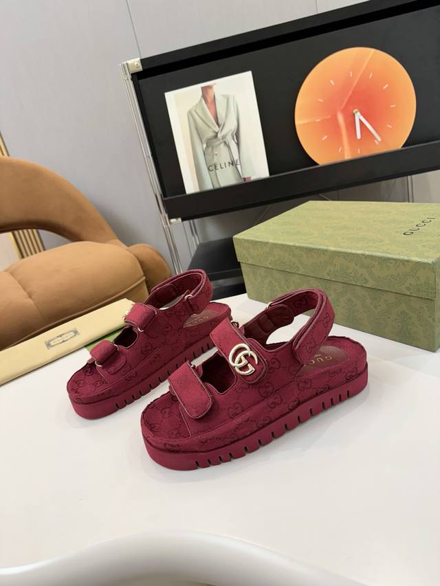 上新啦！女款 男款 Gucci2025官网新款魔术贴厚底凉鞋整双鞋子采购Zp开发打造，全部定制材料，独家开模大底Tpu大底，细节全部对版出货。码数:女35-40