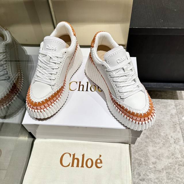 工厂P价P格 、独家首发，升级版纯手工缝线休闲鞋来了！ Chloe 克洛伊 最新的缝马克线 原版私模高密度发泡鞋底 人工固特异手法穿线 配上后所有的位置刚刚好