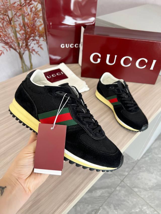 Gucci Re-Motion系列男士运动鞋 新款个性夏季简约系带厚底休闲鞋，为2025春夏系列再添动感单品。轻盈且灵活的外底经过特殊处理，洋溢着浓郁的复古风情
