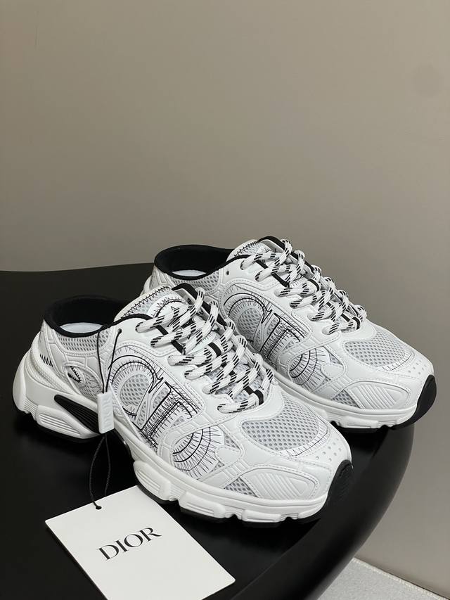 25Ss早春新款Dior 迪奥D-Chrono运动鞋 经典Cd字母老爹鞋系带半拖鞋厚底穆勒鞋 这款 Dior Chrono 运动鞋是二零二五秋季系列新品，以露跟