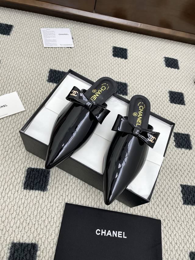 Chanel25Ss夏季新款蝴蝶结尖头穆勒拖鞋 专柜品质 每年必入的经典款之一！设计 更加彰显和品味～所有材质都根据原版定制！购入正品开发。万能百搭神器，夏日沙