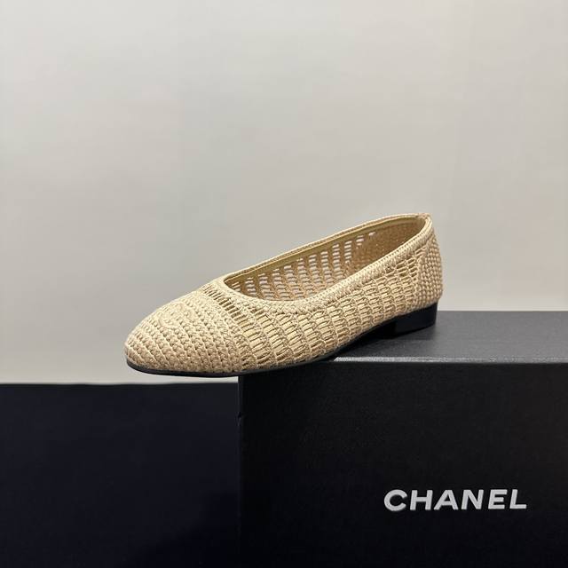 Chanel 香奈儿小香风25Ss终于出编织芭蕾鞋了平底单鞋 值得单独发一篇的鞋子 要说一句终于等到你！ 太优雅太Chill了 夏天穿着吹吹小风 溜溜马路 圆方