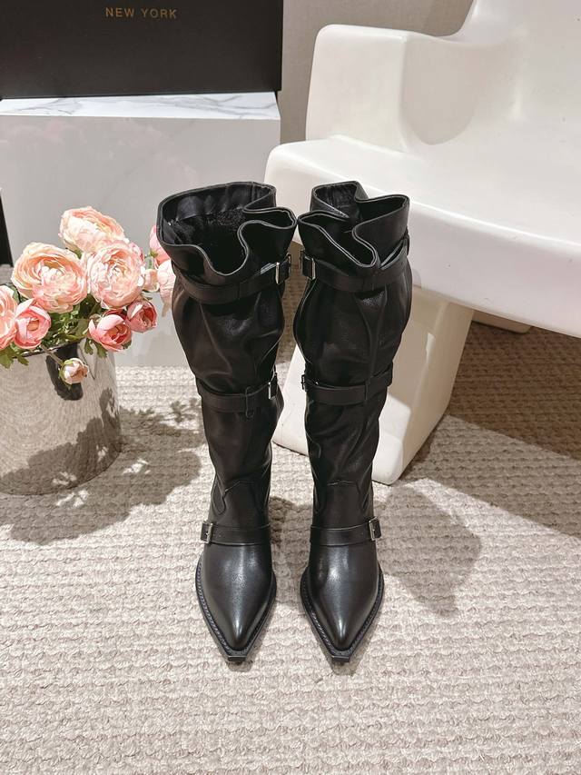 R13 2025秋冬新款堆堆靴美靴来临一个以朋克摇滚为内核和审美的品牌堆堆靴美出新高度显腿细又不失慵懒酷感酷飒有型对版牛皮 高丝光羊京面料，牛皮内里，意大利进口
