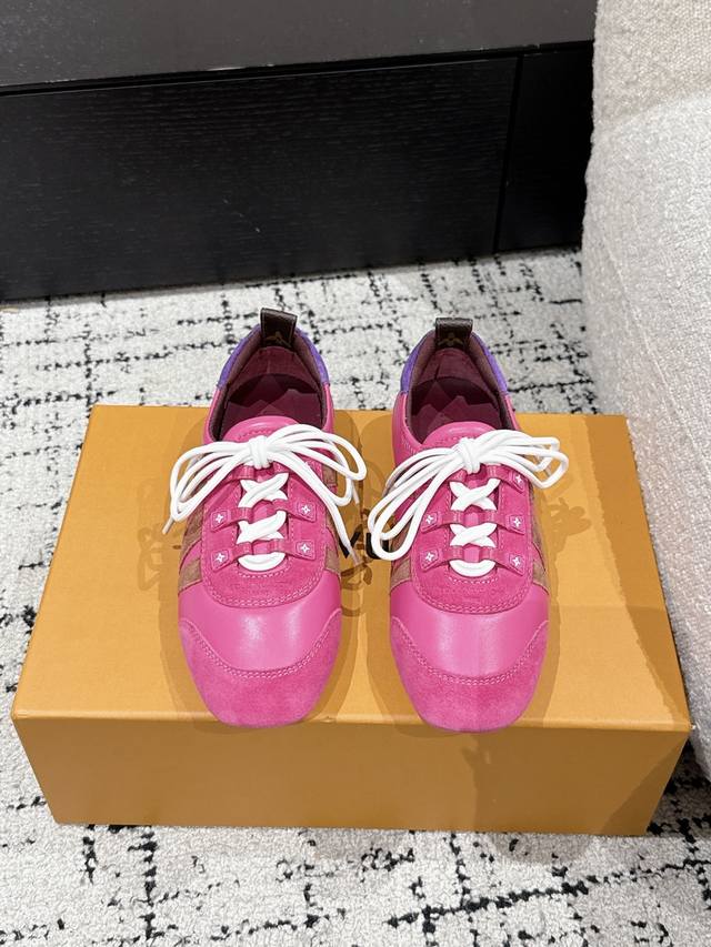 顶级版本 #情侣款 Lv路易威登 L家 驴牌 25 最新Sneakerina系列 情侣款 芭蕾运动鞋 德训鞋 休闲 平底鞋 球鞋 原版购入开发 做货 这款Lv
