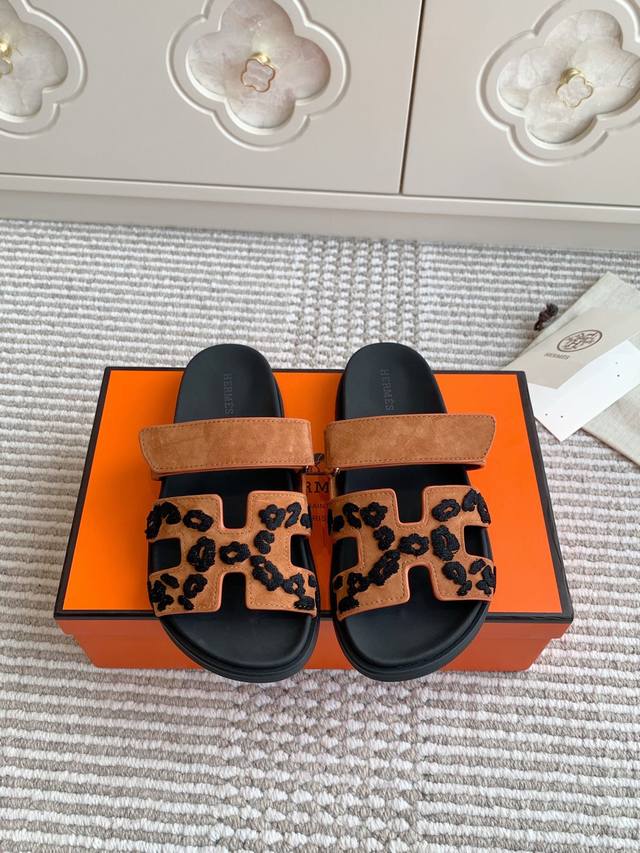 女 男+10 新色 Hermes 爱马仕H家Chypre系列 魔术贴二舅拖鞋 顶级品质 鞋面：进口头层石头纹牛皮 手掌纹牛皮 渐变色牛皮 山羊皮 羊京 牛仔布