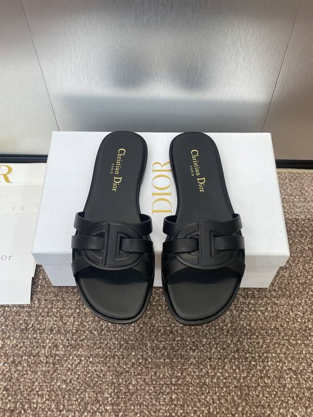 迪奥 Dior 2025 春夏新款 D-Club果冻色镂空叠层交叉带女鞋 Cd字母Logo平底圆头露趾凉拖鞋 原版开模 市面顶级版本 材质:鞋面进口小牛皮+水染
