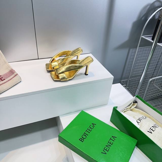 高品质出厂 ！顶级品质Bottega Venet 25春夏新款Bv Blink编织简易方头高跟拖鞋系列！重工全真皮手工编织！ 简直Bv最新天花板啦 百搭春夏配色