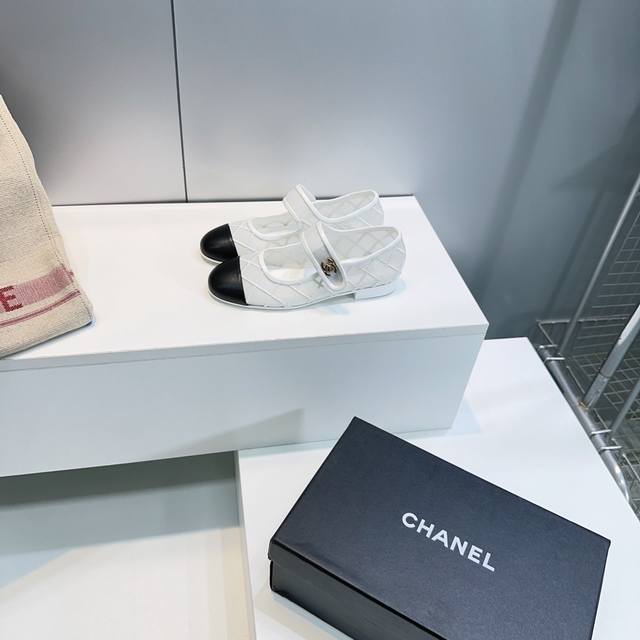 高品质出厂 ！顶级品质Chanel香奈儿25春夏新品小香双C扣透气网面玛丽珍平跟单鞋！经典书包扣绝美菱格网纱平底芭蕾舞鞋！ 简约大方的外观，使其在城市街头也能轻