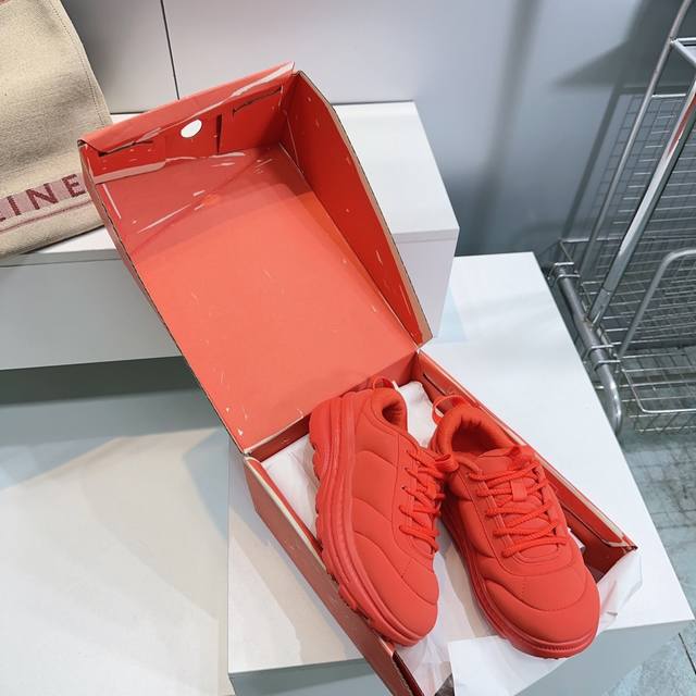 高品质出厂 ！顶级品质Marni 玛尼 2025Ss新款 Hoka联名款厚底泡芙胖丁面包鞋休闲运动鞋！ 顶级版本原版购入开发做货 Hoka和Marni首次合作联