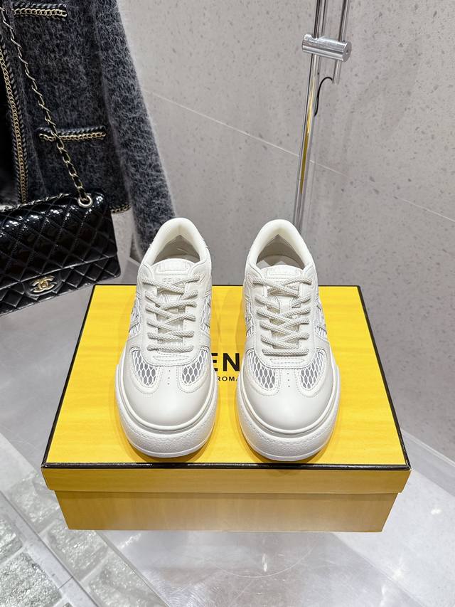 出厂 Fendi 芬迪新款厚底运动休闲鞋 拼接复古设计透气网面搭配顶级牛皮 透气舒适绝对适合夏天的你 5公分增高大底瞬间秒变大长腿 原版发泡大底 Size：35