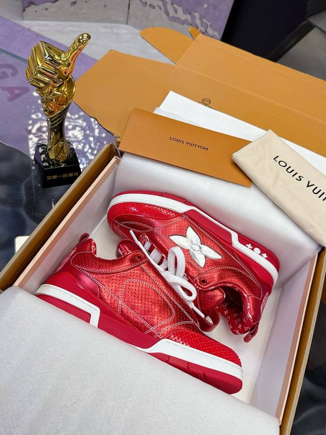 工厂P价P： 飞机盒10 5 官方同步新颜色 路易威登走秀滑板鞋爆款， Louis Vuitton Trainer无疑是奢侈品牌推出的最成功的Sneaker之一