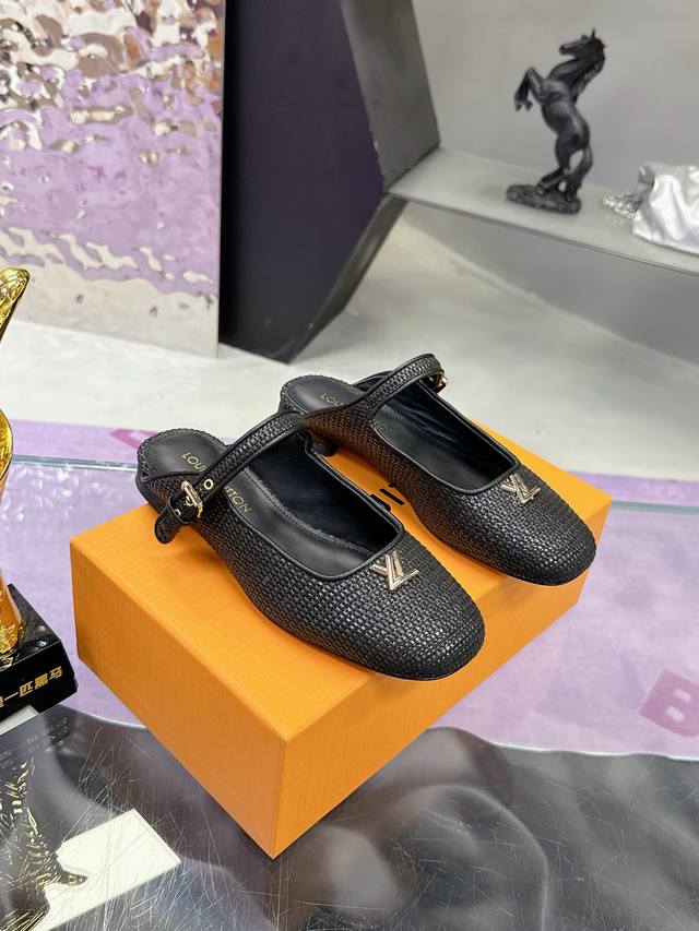 工厂P价P： 25Ss夏季新款 Louis Vuitton 路易威登 Lv 拉菲草编织包头穆勒鞋平底玛丽珍半拖鞋 主要采用编织材质打造，呈现出自然质朴的质感，拉
