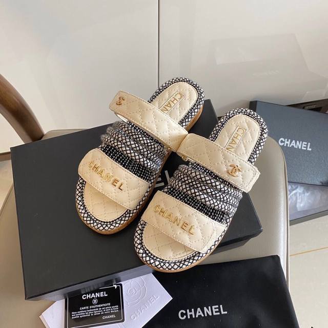 出厂价P 25的绝对爆款！。Coco Chanel总是说：“鞋子是优雅最重要的一部分，一双好鞋可以衬出女士优雅和高贵。市面上最高版本，第一次看到足够搭配你衣柜里