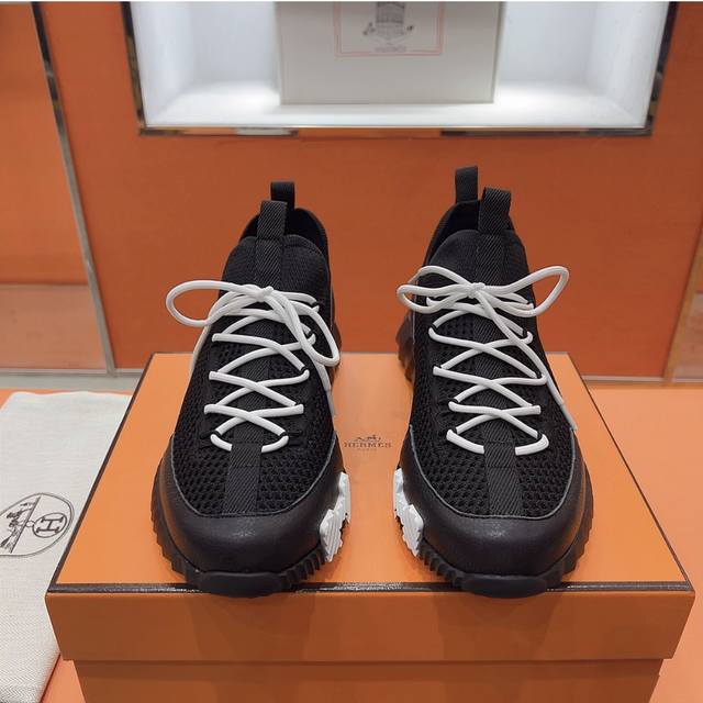 Herme S Ss25New Arrival～ 专柜大热情侣款，H家配货首选鞋履！ 是爱马仕经典款 每一季都会出很多颜色 绝对是最值得买的配货之一 有遇到的男