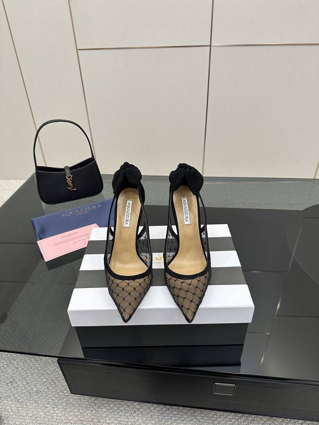 Aquazzura Zp 原版开模新品网纱高跟凉鞋 采用原版定制真丝制成，原版开模施华洛奇水钻装饰扣，超闪 大底金色标志性菠萝微标赋予单品丰富的品牌内涵与奢华的