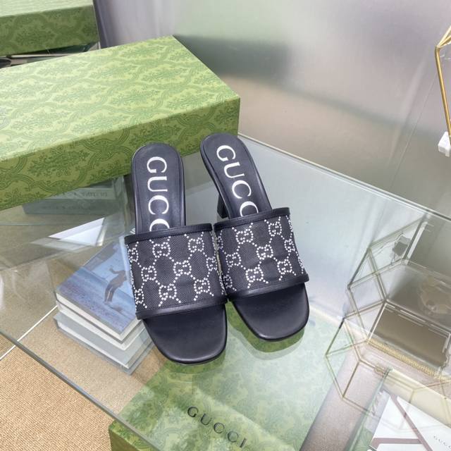 长期有货 新款！古奇 Guccⅰ 经典女鞋:原版一比一开发，精心调制的鞋楦，面料采用原版质感.进口羊皮. 细腻到无可挑剔！ 羊皮：内里和垫脚， 跟高:7.5Cm