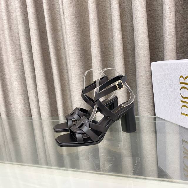 迪奥 Dior 2025 春夏新款 D-Club果冻色镂空叠层交叉带高跟女鞋 Cd字母Logo粗跟方头脚环绑带露趾凉鞋 原版开模 市面顶级版本 材质:鞋面进口小