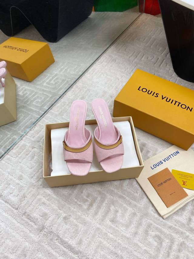出厂 Louis Vuitton Ss25 New Arrival Lv 驴牌春夏新品系列高跟拖鞋 简约精致，高级感满满，尽显优雅气质～上脚超好看，拉满了夏日美