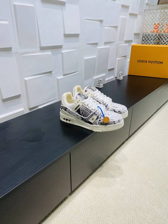 顶级版本： 蛇纹 男鞋 Lv Tarine路易威登X Tyler 联名款 驴牌 L家 压花 情侣款 休闲 运动鞋 滑板鞋 原版购入开发 路易威登 X Tyler