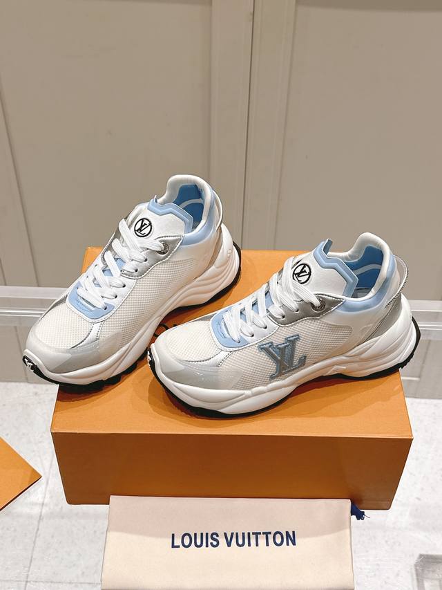 路易威登L家驴牌 爆款Run 55 情侣款运动鞋 网面 花卉 四叶草 休闲 Sneaker跑鞋 老爹鞋. 原版购入开发 做货 本款 Run 55 运动鞋于新季焕