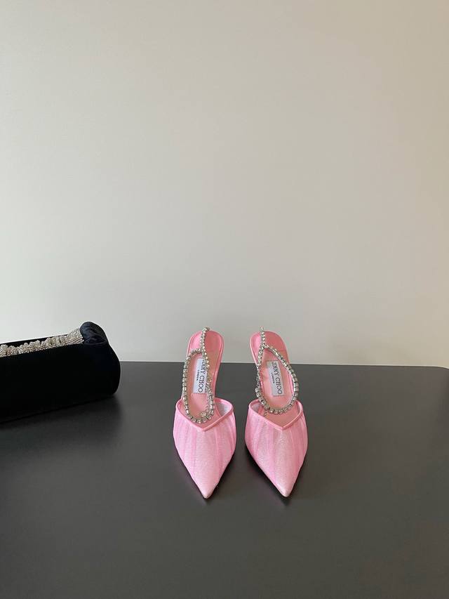 Jimmy Choo 最高品质 最新经典钻石链条 网纱 蕾丝 重工艺水晶单鞋 同步专柜 主打精致 舒适度休闲 甜美 无解风都轻松满足 Blingbling 迎面