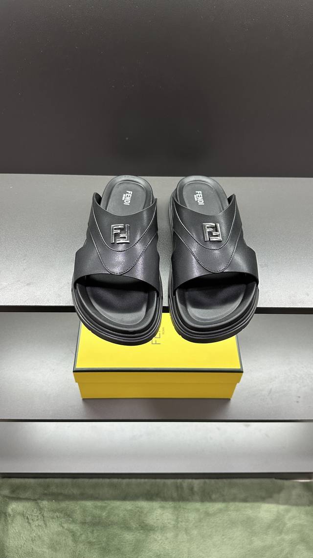 Fend Size:38-45码 芬迪男鞋高端品牌 官网1:1最新力作：原版开模定制，面料釆用进口原版材料制作，升级版大底，更轻便，防滑。市场顶级品质，简单不失