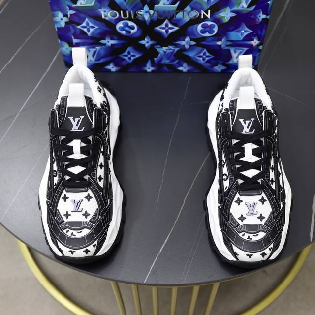 P： Louis Vuitton 路易威登2025新品米兰时装走秀款Lv家标志，大咖风范，时尚潮人必备进口网面搭配高科技滴胶工艺透气网里真皮垫脚特供大底码数39