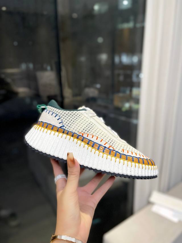 春夏Chloe 克洛伊Nama Sneaker彩虹系列运动鞋、容祖儿和孙怡宋茜明星同款、原材料是可再生物料制作、全手工缝马克线、肉眼可见皆是手工制造、环保与时尚