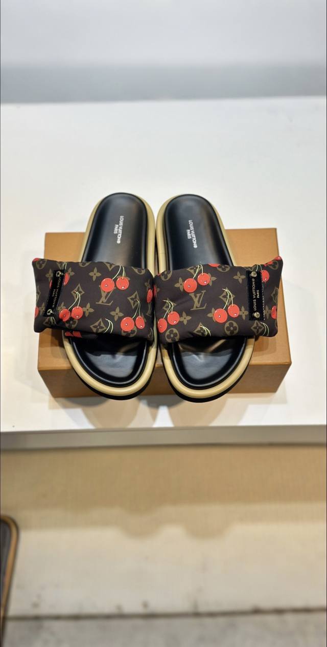 Vuitton Loui .馿家 ￣￣￣￣￣ ★顶级版本 ★原版开发 独家开模 ★码数35 45