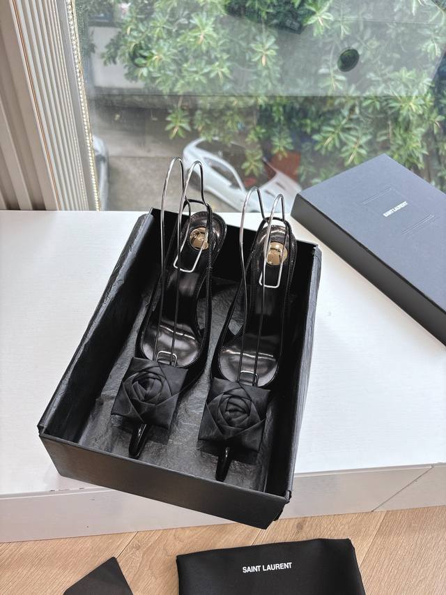 G288所见即所得顶级品质Saint Laurent 圣罗兰Lee金属钻链条尖头高跟鞋玫瑰花Ysl姐姐的美丽尤物高跟鞋 又是人间圣罗兰 Rose同款的高跟鞋化很