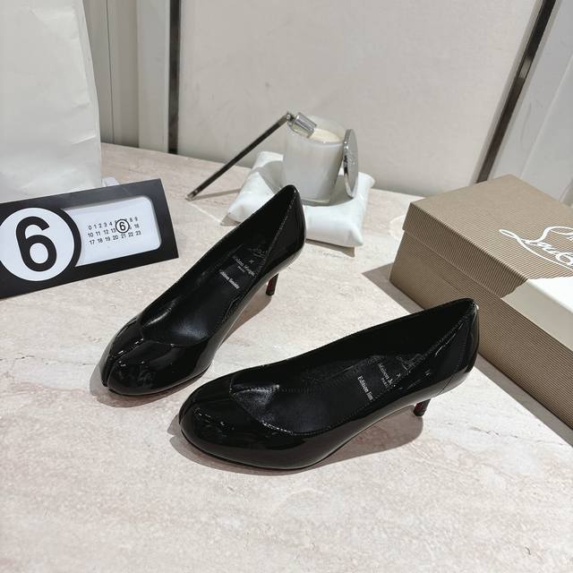 Cl X Maison Margiel* 25Ss分趾高跟 6.5公分 单鞋 Maison Margiela 与 Christian Louboutin 推出首