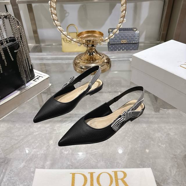 出厂 Dior迪奥尖头平底高跟凉鞋 迪奥 Dior 25春夏季新款织带女鞋 激光冲孔高端技术 重工艺制作 顶级版 上脚舒适透气 清凉 穿出不一样的风格 材质：进