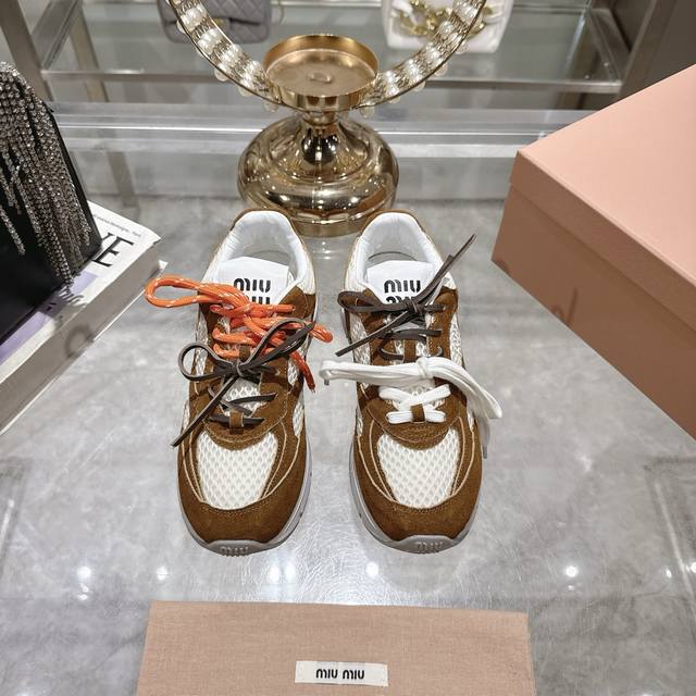 出厂价Pp擦色全皮 牛京皮 带网 代购顶级版本 Miumiu 繆繆25Ss New Arrival～Miu家2025走秀新款 复古做旧阿甘德训鞋厚底休闲运动鞋