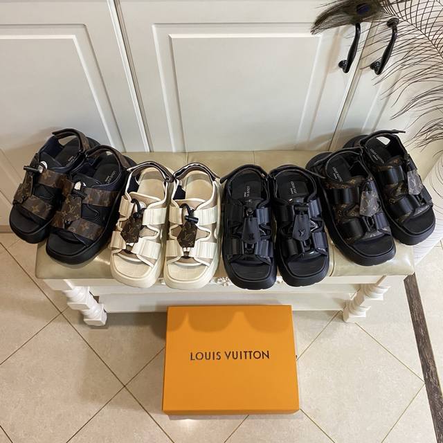 出厂价P ，路易威*Louis Vuitton凉鞋，伦敦时尚周走秀款，经典老花拼帆布绒面，橡胶中大底，35-40码 41定做不退换
