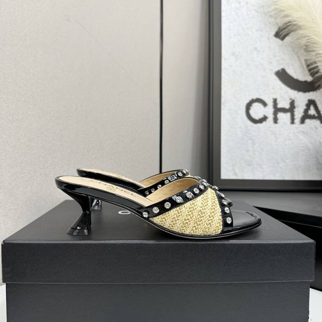 Chanel香奈儿香奶奶新款编织水钻低跟拖鞋 一秒入夏重工极品西欧系列Chael 小香 Bling Bling超闪一字拖 今年Chnel 必入的一款编织拖鞋 小
