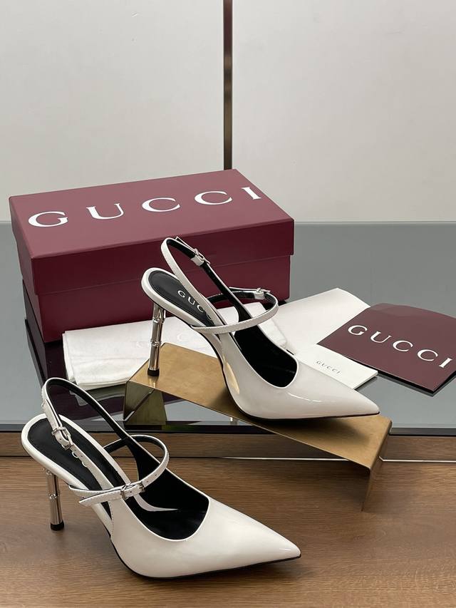 Gucc高端精品 2025春夏新款金属竹节跟凉鞋 竹镜*高跟尖头后空凉鞋原汁原味原单品质每个细节皆经过精心细致打造，可与Zg对比如一，无二品质！ 面料：原版定制