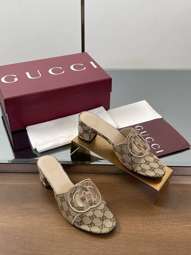 2025焕新 夏季新款现货上新啦 Gucci 高品质拖鞋 双G镂空 糖果色Gg精品拖鞋 专柜原版开模精心制作，匠心铸造经典 跟高：5.5Cm 面料 ：5D激光切