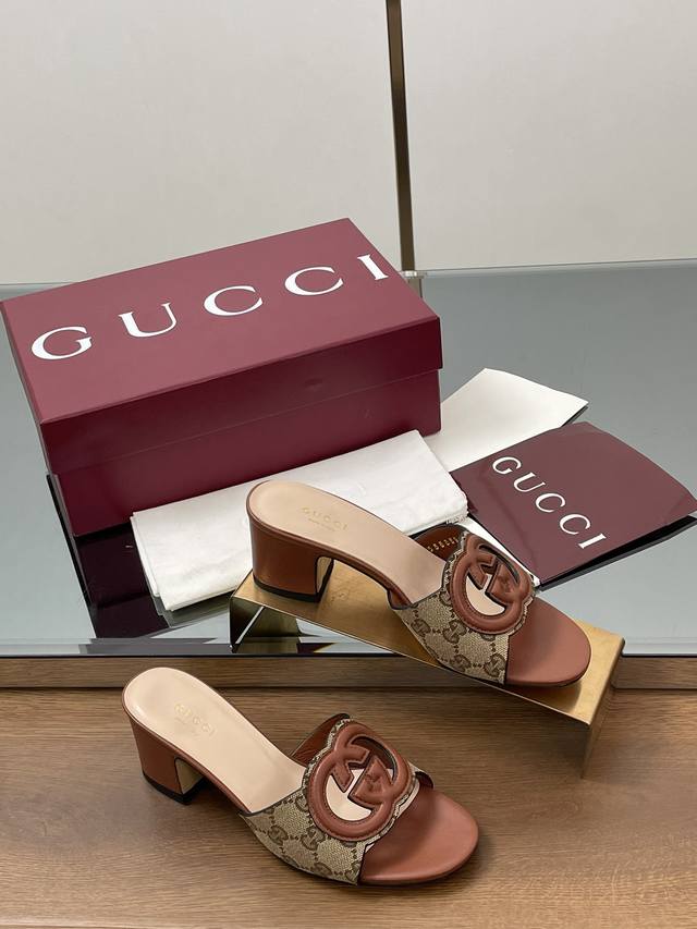 2025焕新 夏季新款现货上新啦 Gucci 高品质拖鞋 双G镂空 糖果色Gg精品拖鞋 专柜原版开模精心制作，匠心铸造经典 跟高：5.5Cm 面料 ：5D激光切