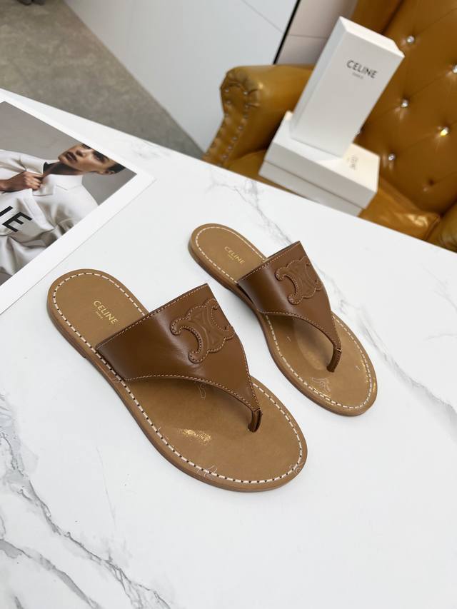 Celine 赛琳 25 春夏新品夹脚拖鞋 鞋面采用原版刺绣工艺大底采用原版定制真皮大底一款时尚百搭值得你点燃整个夏季小红薯各大博主纷纷上脚♀ 码数：35-41