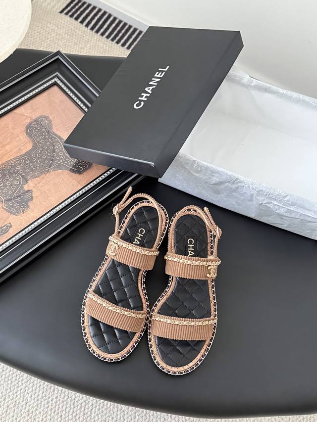 Chanel 25C春夏新款全系列链条拖鞋 全系列首发 专柜有的我都有！ 高版本高品质 鞋面牛皮 原版面料 内里羊皮 原版大底 Size:35-39 其他码数定