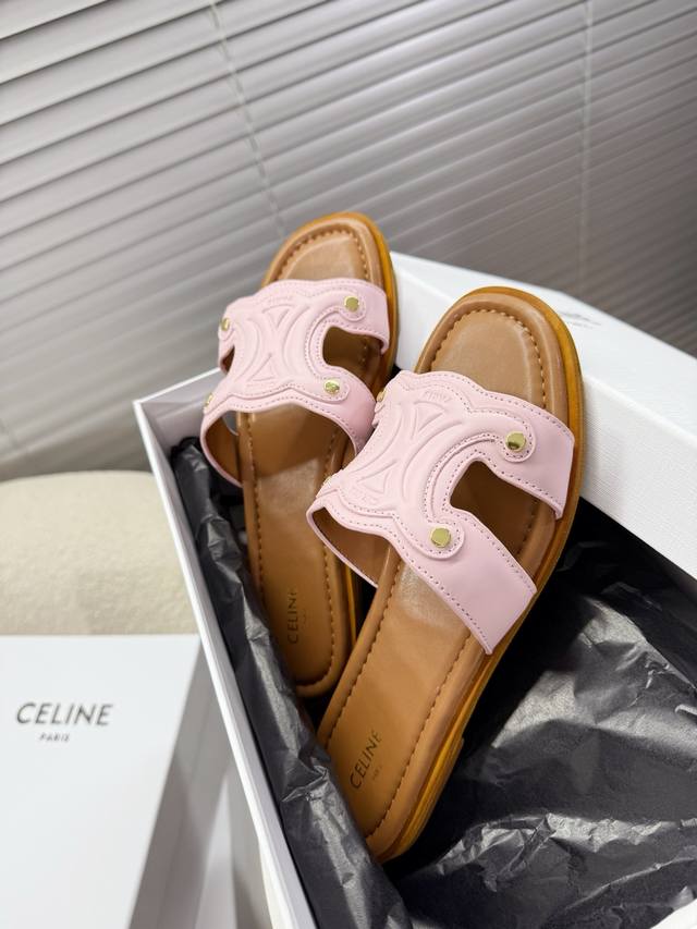 Celine 塞琳｜春夏季凯旋门复古真皮拖鞋 简约大气经典耐看不过时 罗马复古风格平底拖；搭配特殊材料鞋面让你穿出不一样的气质 原版原色小牛皮牛皮内里注胶真皮组