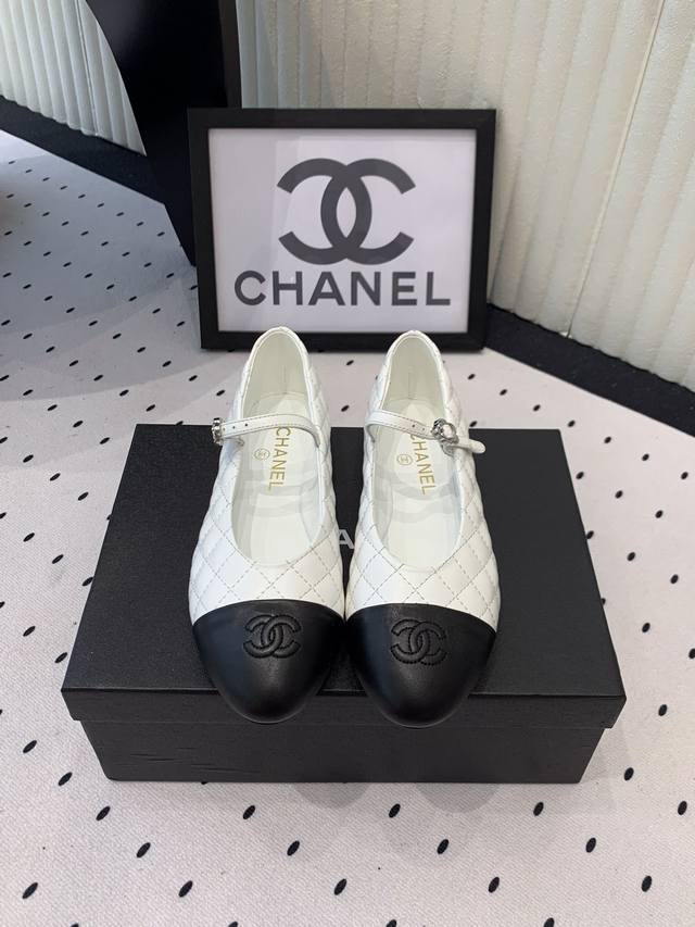 Chanel新款单鞋 众多明星网红上脚 国内外博主刷爆的一个百搭系列 原版五金扣 进口羊皮鞋面 进口水晶羊皮内里 原版开模定制真皮大底 Size: 35-39