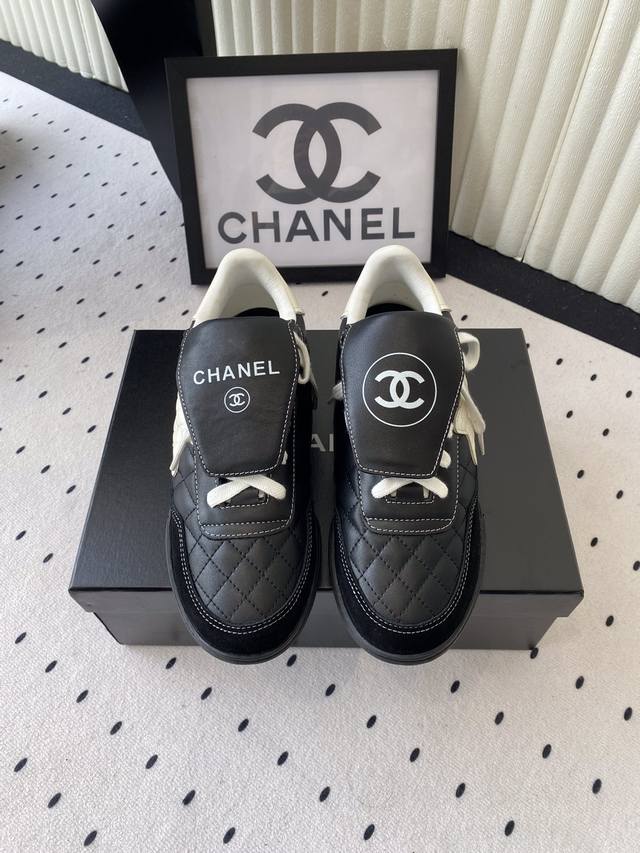 Chanel新款棒球鞋 顶级版本 Coco女孩必入的一款休闲鞋 鞋底碎钉设计超级柔软 原版定制小羊皮菱格纹鞋面 进口定制羊皮内里 原版开模碎钉橡胶大底 Size