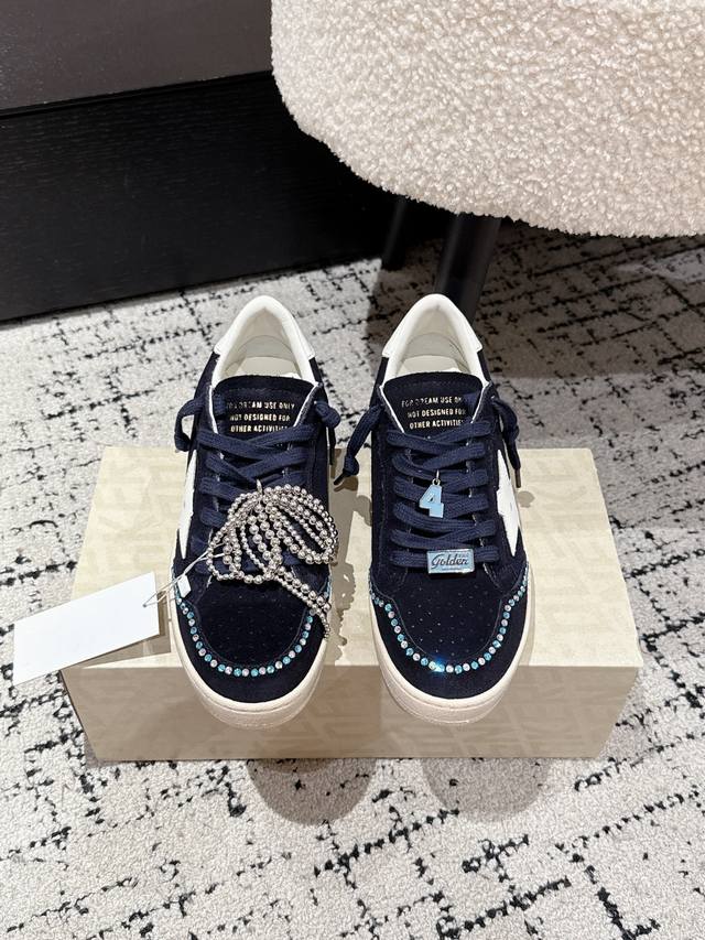 女款 代购级 ｜Golden Goose Deluxe Brand 白皮星白尾 Ggdb经典情侣款小脏鞋~~火红程度上怼小白鞋，下踩各类小脏鞋！明星私服上脚示范