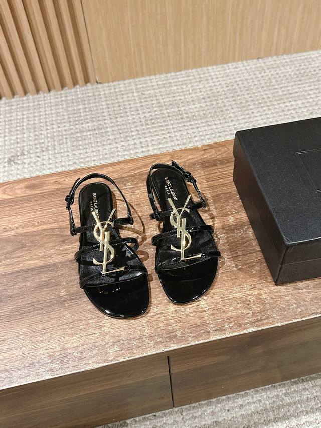 圣罗兰2025夏日清凉爆款细带拖鞋 闪亮登场 羊皮材质 真皮大底 Size：35-39 40 41 42订做不退换