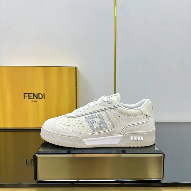 出厂价Pp 男+50 最新版面 情侣款 Fendi芬迪2025新色系列板鞋休闲运动鞋 Fd Match 升级新款 全皮面拼接 新鲜血液注入加Ff复古的设计 超好