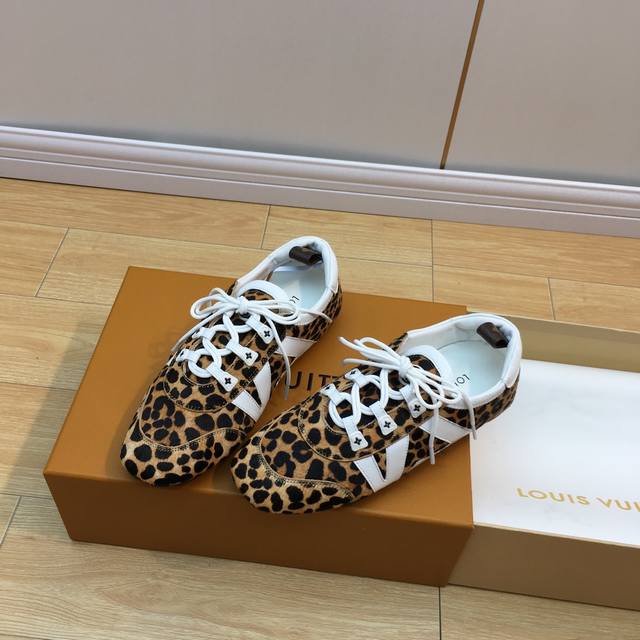 Louis Vuitton 驴牌春夏Sneakerina系列 情侣款芭蕾运动鞋 德训鞋、女款 男款 代购级！原版三对购入开发完美复刻，原版包装原版布袋，双层垫脚