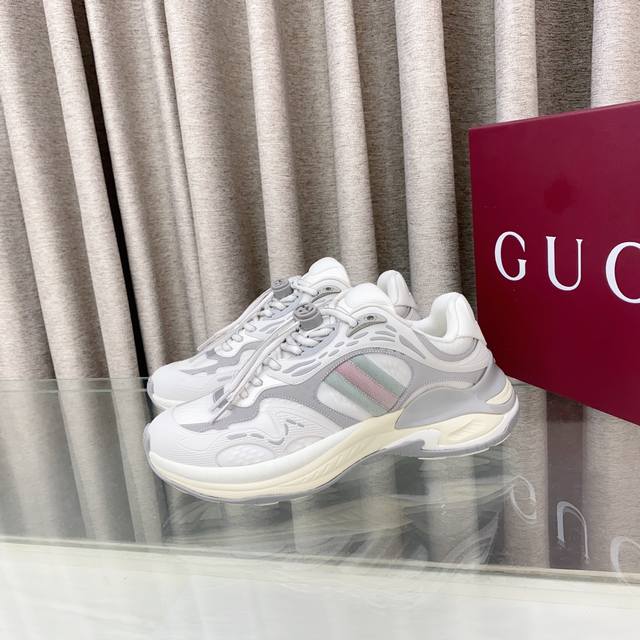 女 男 顶级版 Gucci古驰 2.0 古驰2代运动鞋 情侣款 复古 休闲鞋 跑鞋 专柜原版购入开发 纯原1：1 这款Gucci 2.0运动鞋焕新演绎品牌标志性