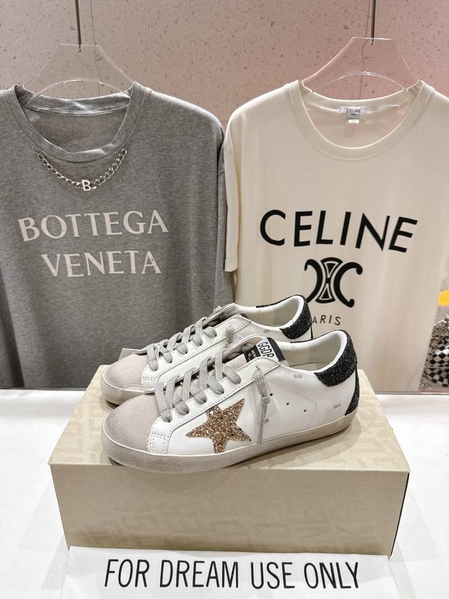 顶级版本 Ggdb~~Golden Goose Deluxe Bran D# 全网最好版本不服来比 # Ggdb Snerkers系列~~火红程度上怼小白鞋，下