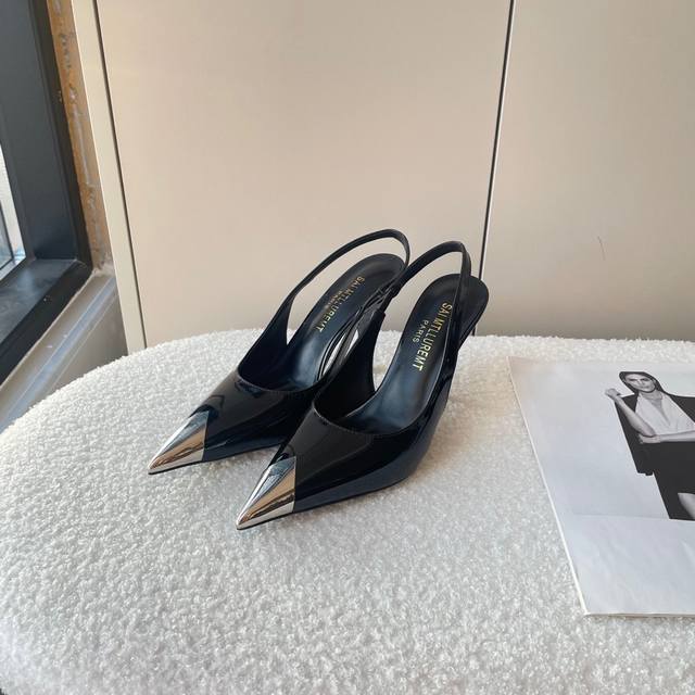 出厂： 9.0Cm Saint Lauren 圣罗兰 2025顶级专柜 早春新款 官网上新 全球首发 Ysl 25Ss 早春尖头高跟凉鞋 Ysl高跟 Ysl凉鞋